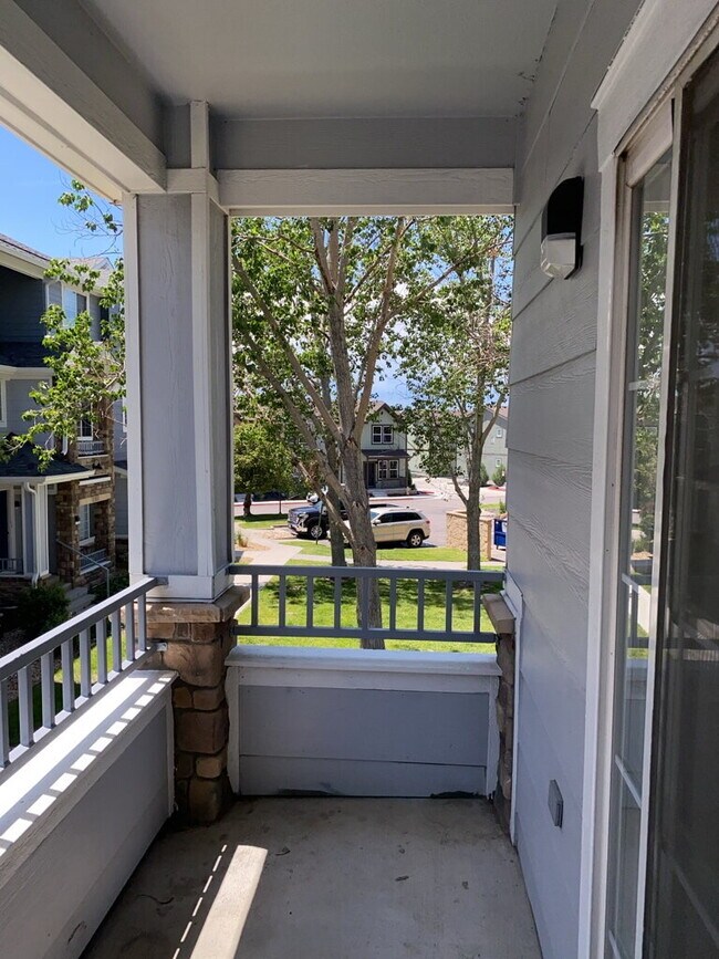 Building Photo - Great Green Valley Ranch Condo!