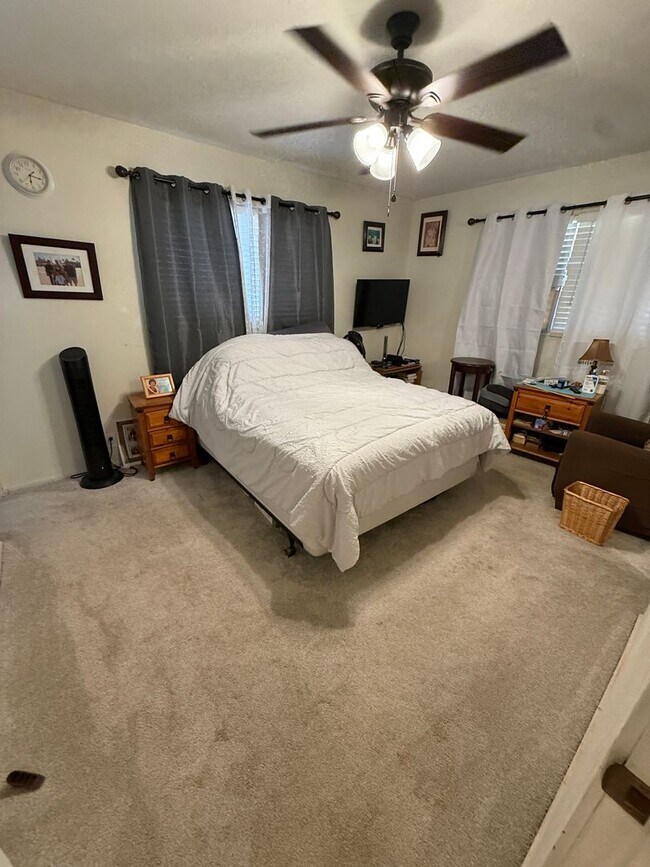 Building Photo - Ocean View 3 Bedroom Duplex Available Now in Kaimuki