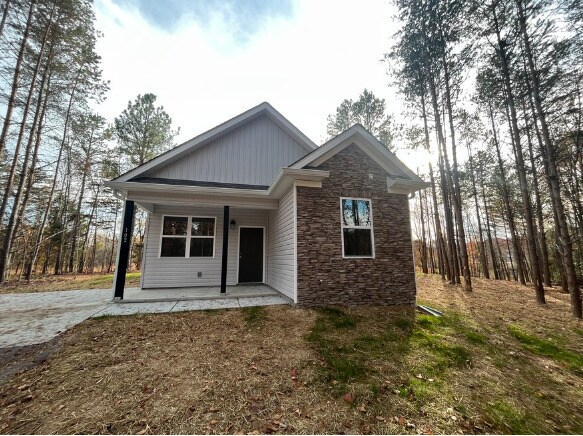 Building Photo - 102 Hogan Hts Dr