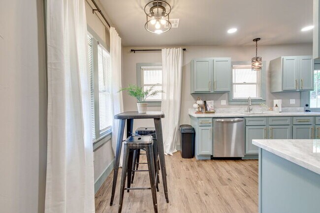 Building Photo - 2708 NW 11th St