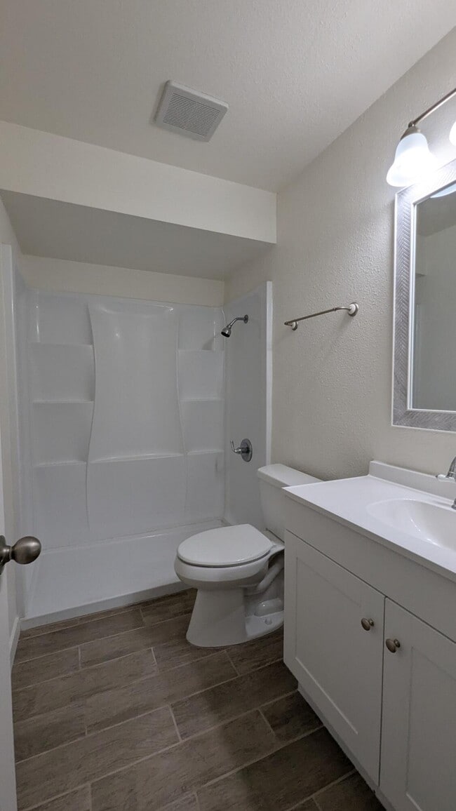 Building Photo - 82823 Davis Dr