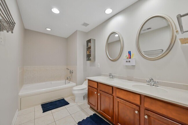 Building Photo - 172 Price Ct