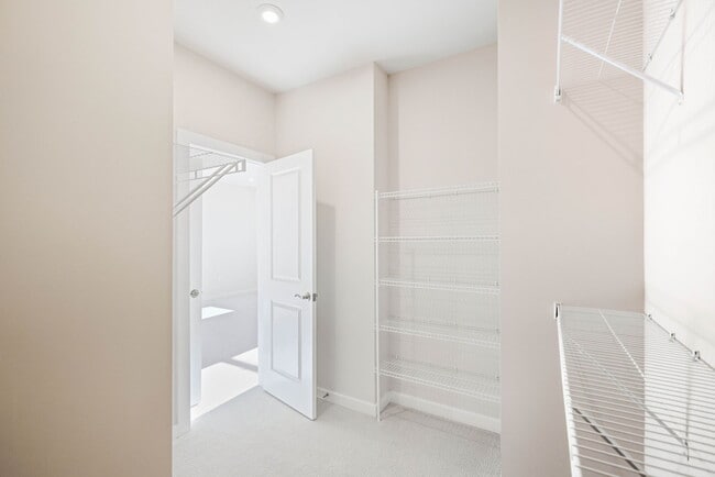 Building Photo - 1017 Venifena Terrace SE