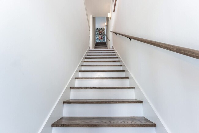 Building Photo - 111 Lucile St