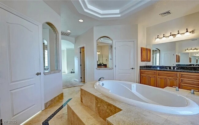 Building Photo - 3580 Prairie Ave