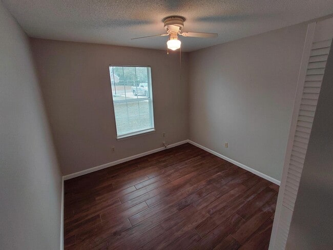 Building Photo - 1347 Lawndale Rd