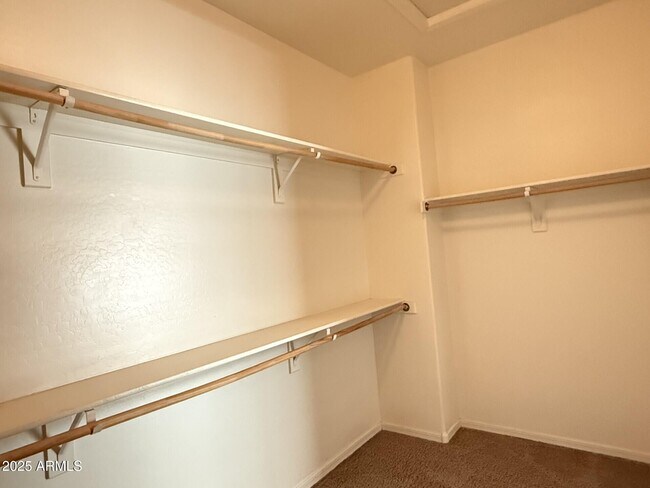 Building Photo - 1057 S Sacramento Pl