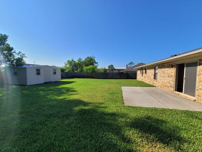 Building Photo - Callaway 3 bedroom 2 bath home with 2 car ...