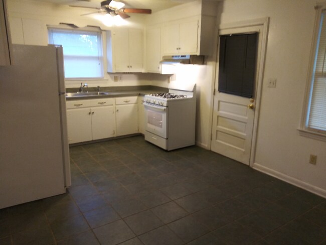 Building Photo - 2172 Church Creek Dr