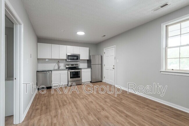 Building Photo - 3807 Woodlawn St