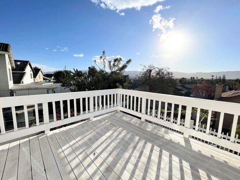 Building Photo - 440 Yellowstone Cir