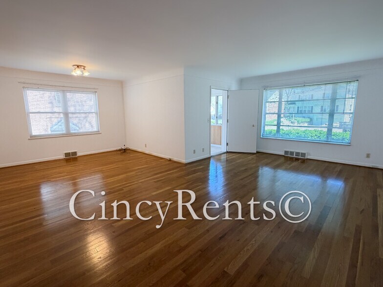 Building Photo - 3329 Mowbray Ln