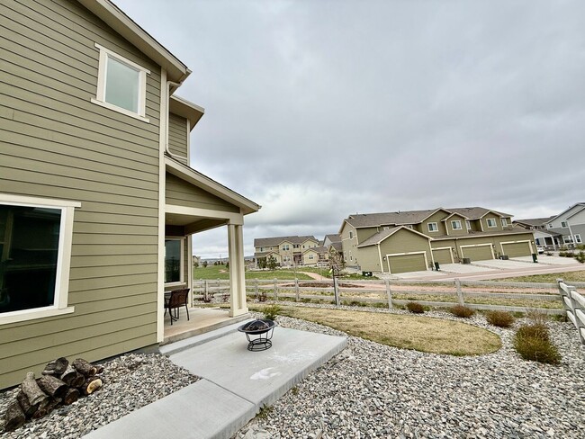 Building Photo - Beautiful Modern 3-Bedroom, 2.5 bath Townh...