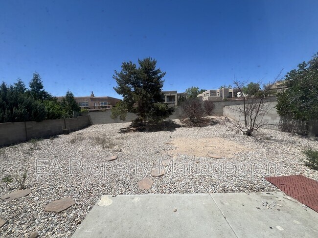 Building Photo - 4009 Pasaje Pl NW