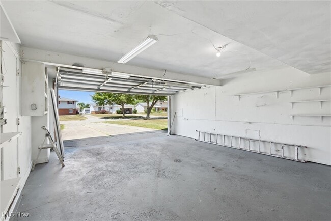 Building Photo - 5951 Marra Dr