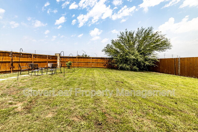 Building Photo - 302 Colonial Blf