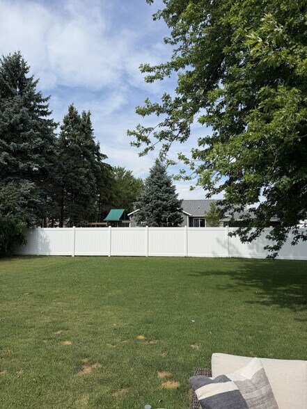 Building Photo - 702 Hartzheim Dr