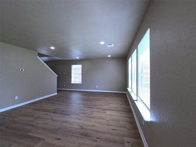 Building Photo - 17107 Westminster Village Ct