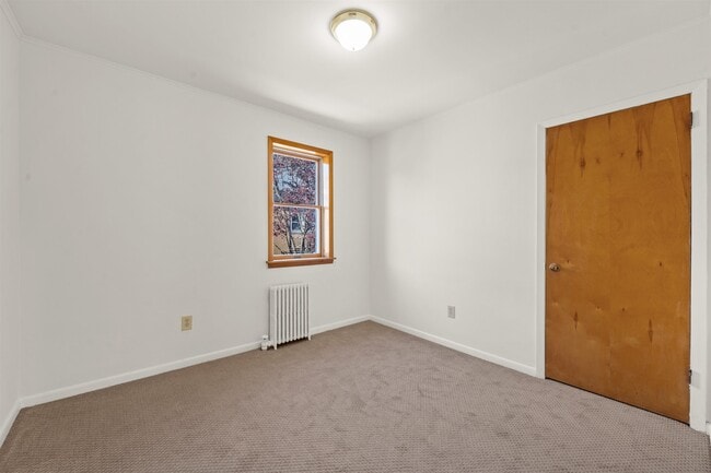 Building Photo - 72 W 33rd St