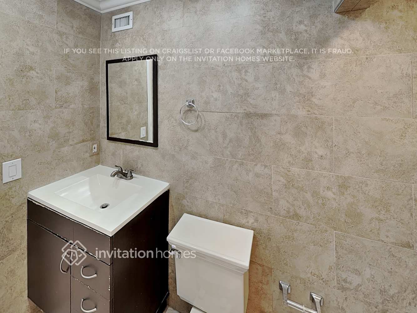 Building Photo - 7789 Courtyard Run W