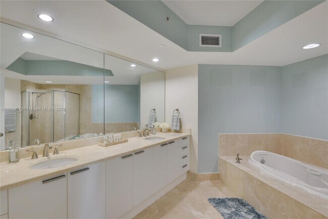 Building Photo - 231 Riverside Dr