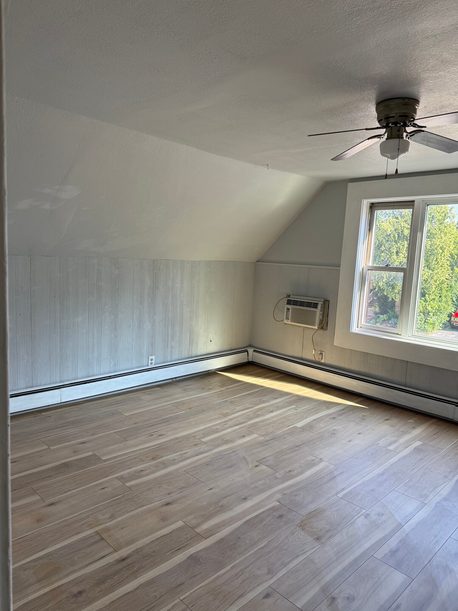 Living room - new flooring - N89W15958 Main St