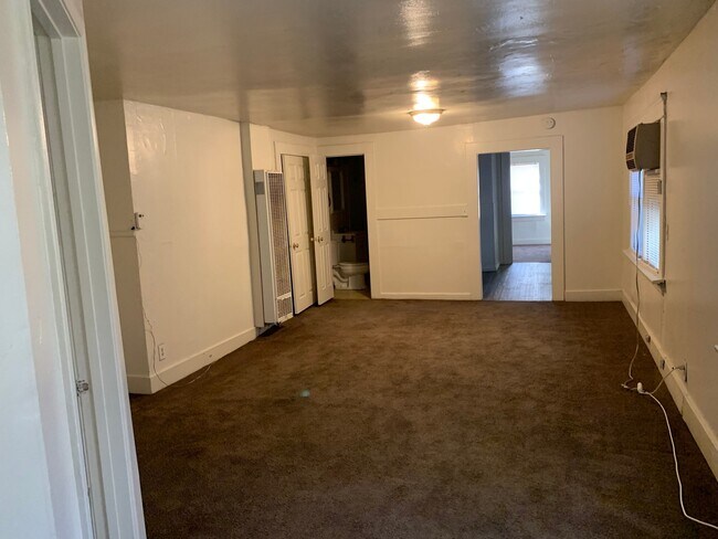 Building Photo - 1809-1811 Buena Vista St