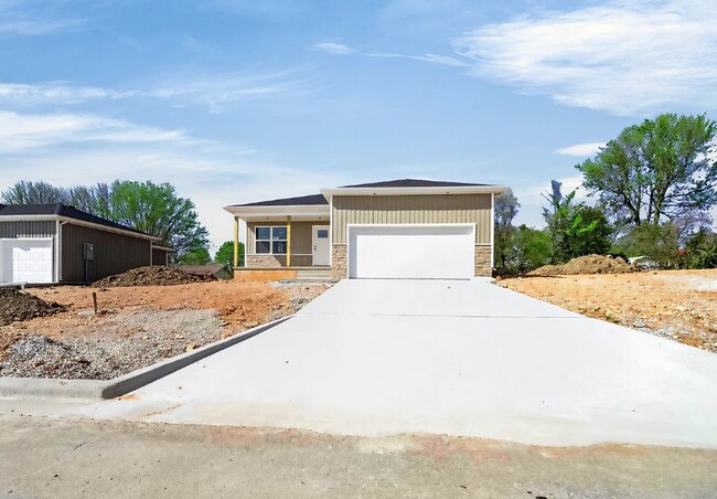 Building Photo - 46 Whitley Ln