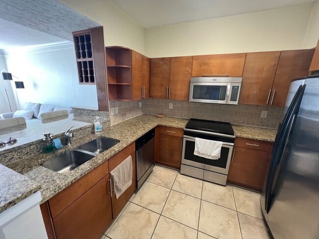 Building Photo - 10435_MIDTOWN