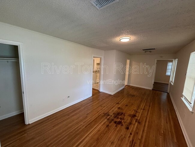 Building Photo - 4550 Quince Rd