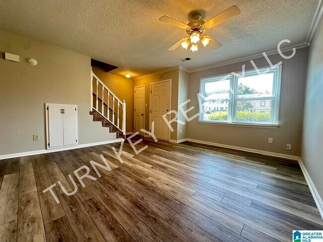 Building Photo - 2177 Cheshire Dr