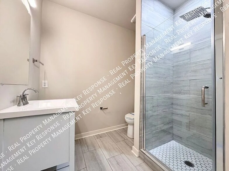 Building Photo - 3619 Hydes Ferry Rd