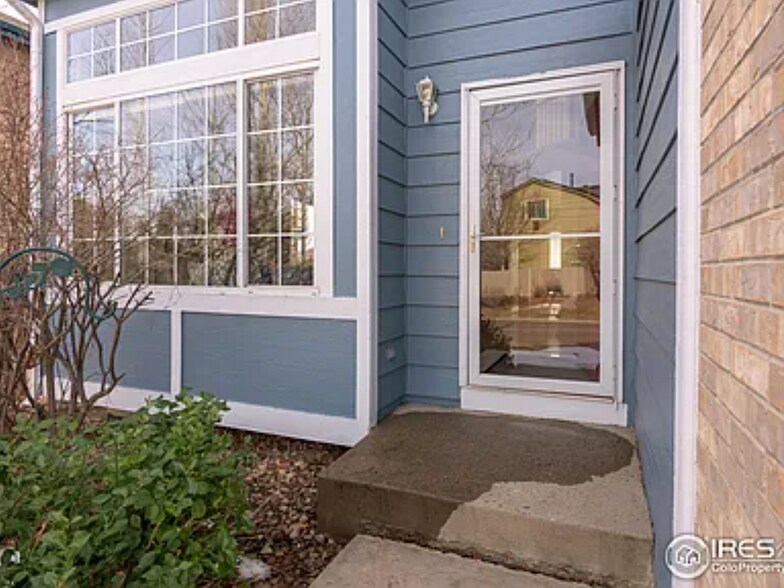 Building Photo - 1364 E Weldona Way