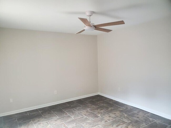 Building Photo - Sawgrass Condominium 1st Floor Unit 2 Bedroom 2 full Baths