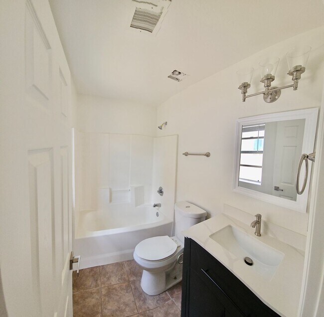 Building Photo - Beautiful remodeled 2 bed 2 bath home in Prescott Valley!