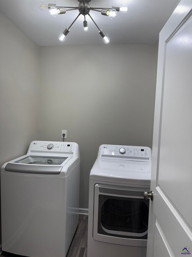 Building Photo - 186 Price Ml Trl