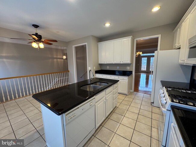 Building Photo - 45776 Mountain Pine Square