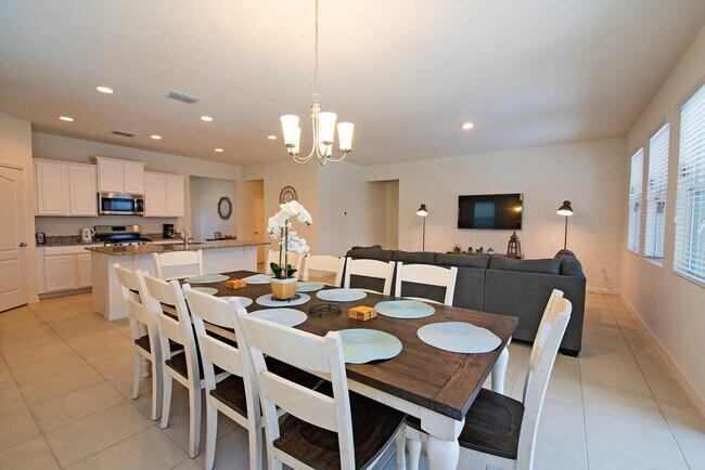 Building Photo - 5277 Oakbourne Ave