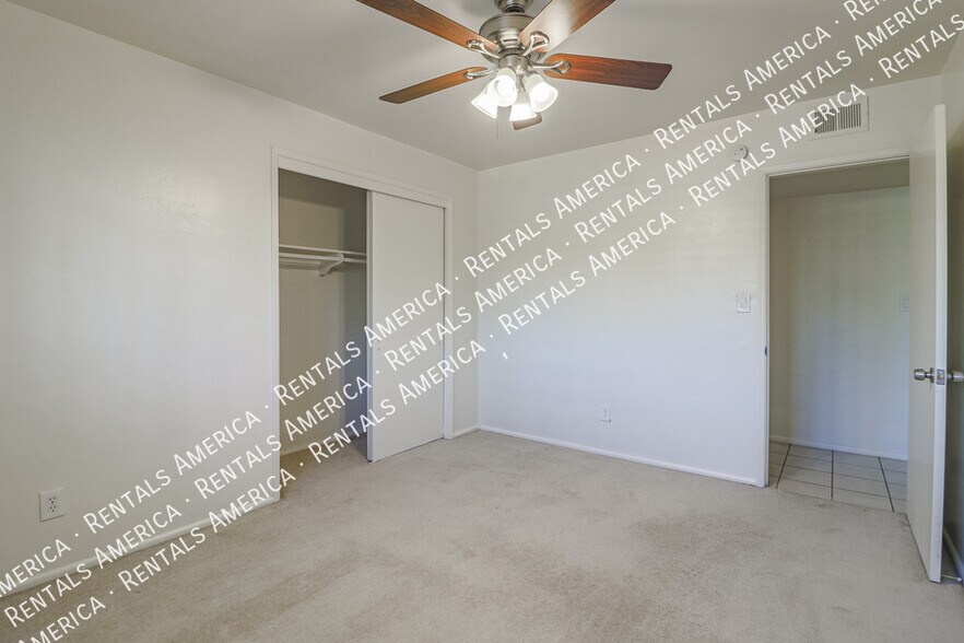 Building Photo - 4201 E Stanford Dr