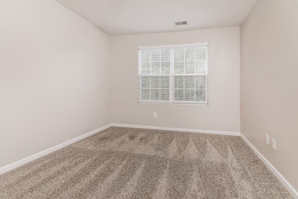 Building Photo - 242 River Hills Dr