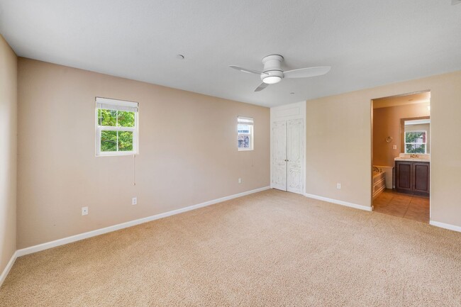 Building Photo - 3BR/3BA Folsom Condo with Fireplace + 2 Car Garage