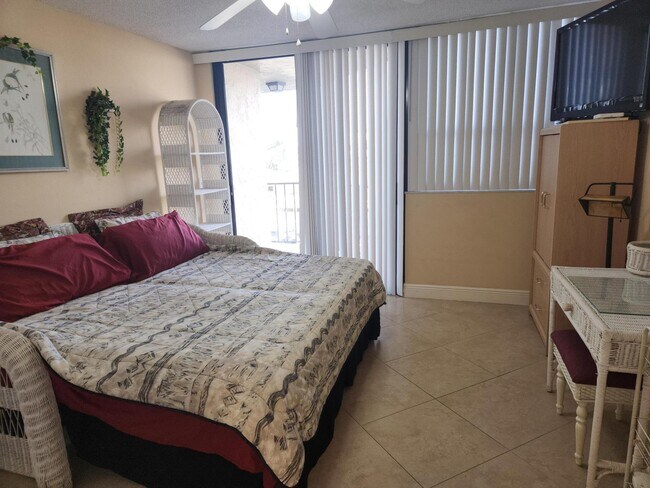 Building Photo - 899 Jeffery St