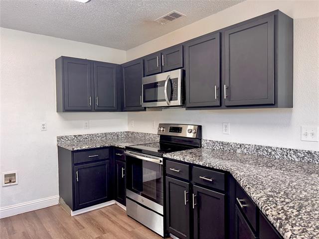 Building Photo - 201 Yosemite Dr