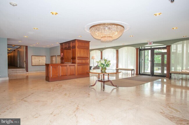 Building Photo - 4501 Arlington Blvd