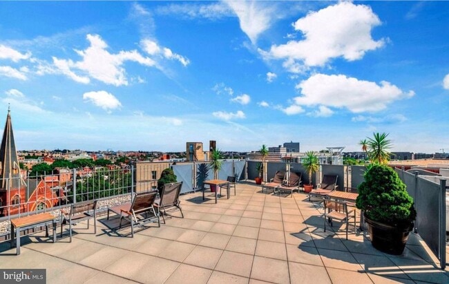 Building Photo - 1239 Vermont Ave NW