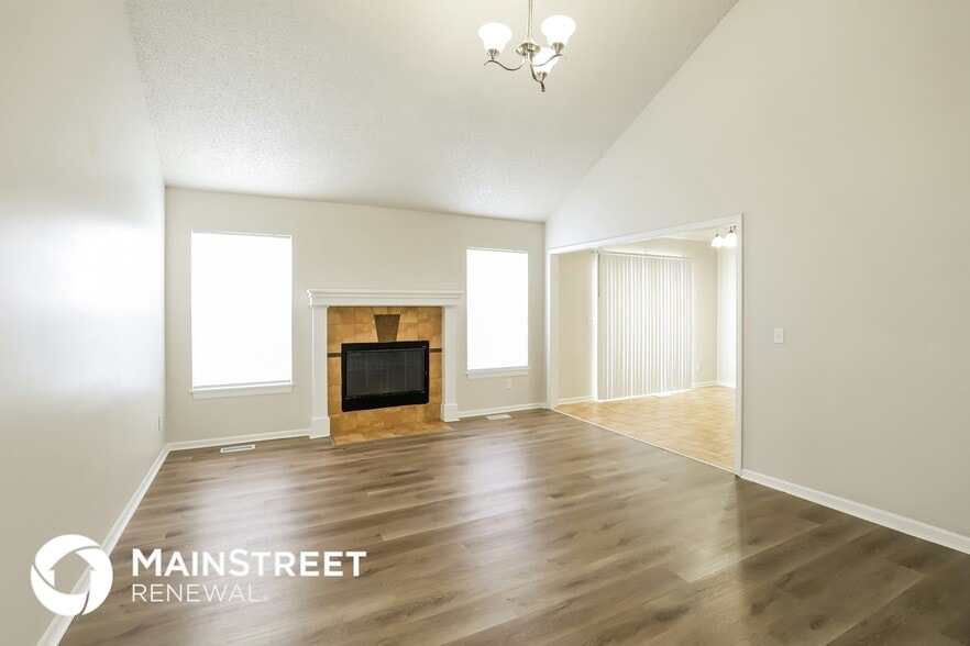 Building Photo - 13704 Bennington Ave