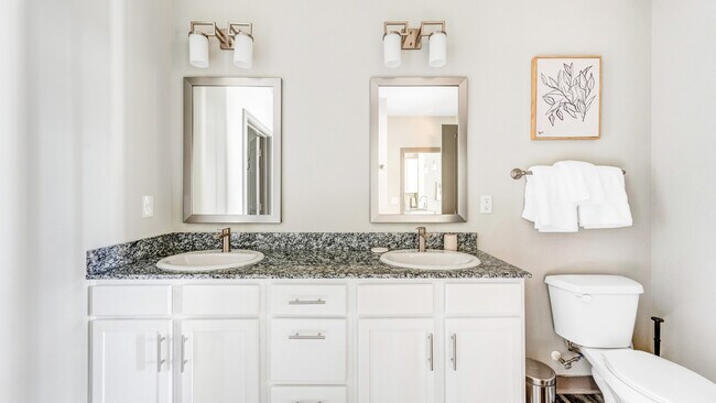 Building Photo - 215 Columns way