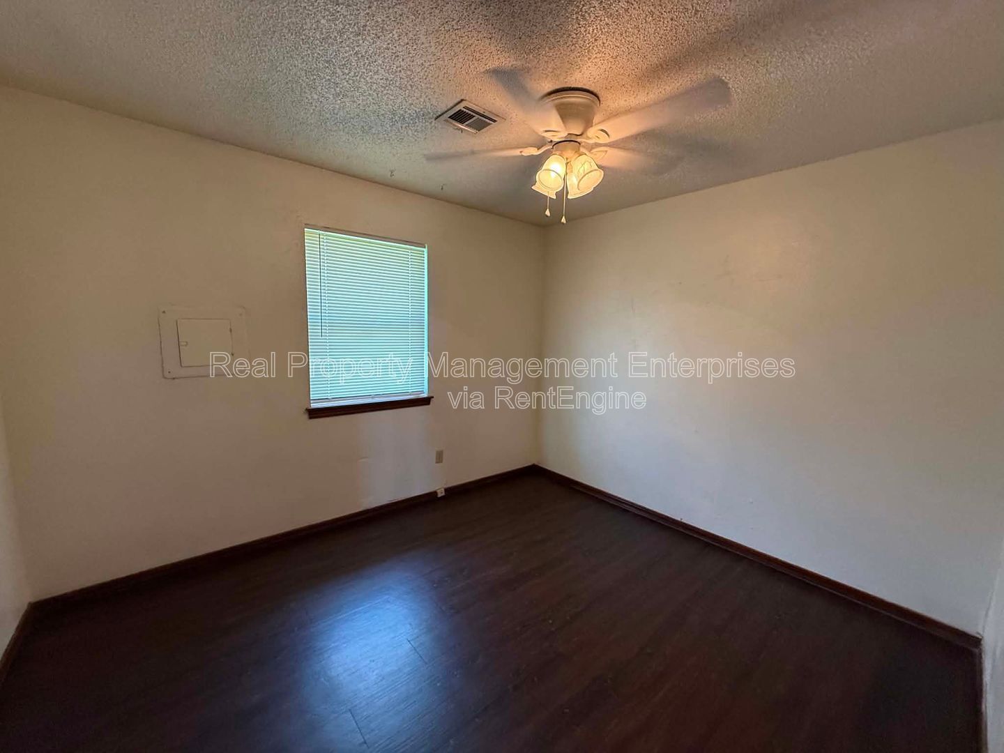 Building Photo - 1803 Sandrock Rd