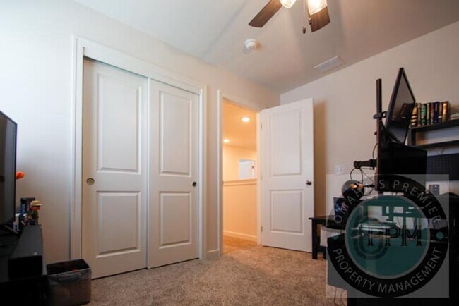 Building Photo - Modern New Build 4Bd/4Ba Papillion (photos staged for effect)