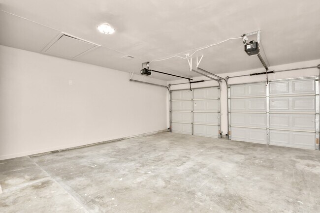 Building Photo - 7403 Shady Arbor Ln